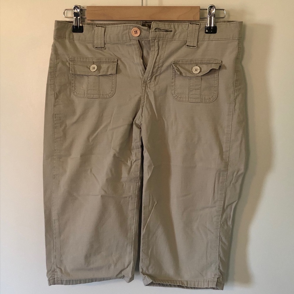 Khaki capris